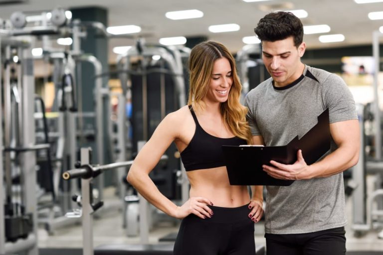 El entrenador personal puede ayudarnos a potenciar nuestro rendimiento deportivo